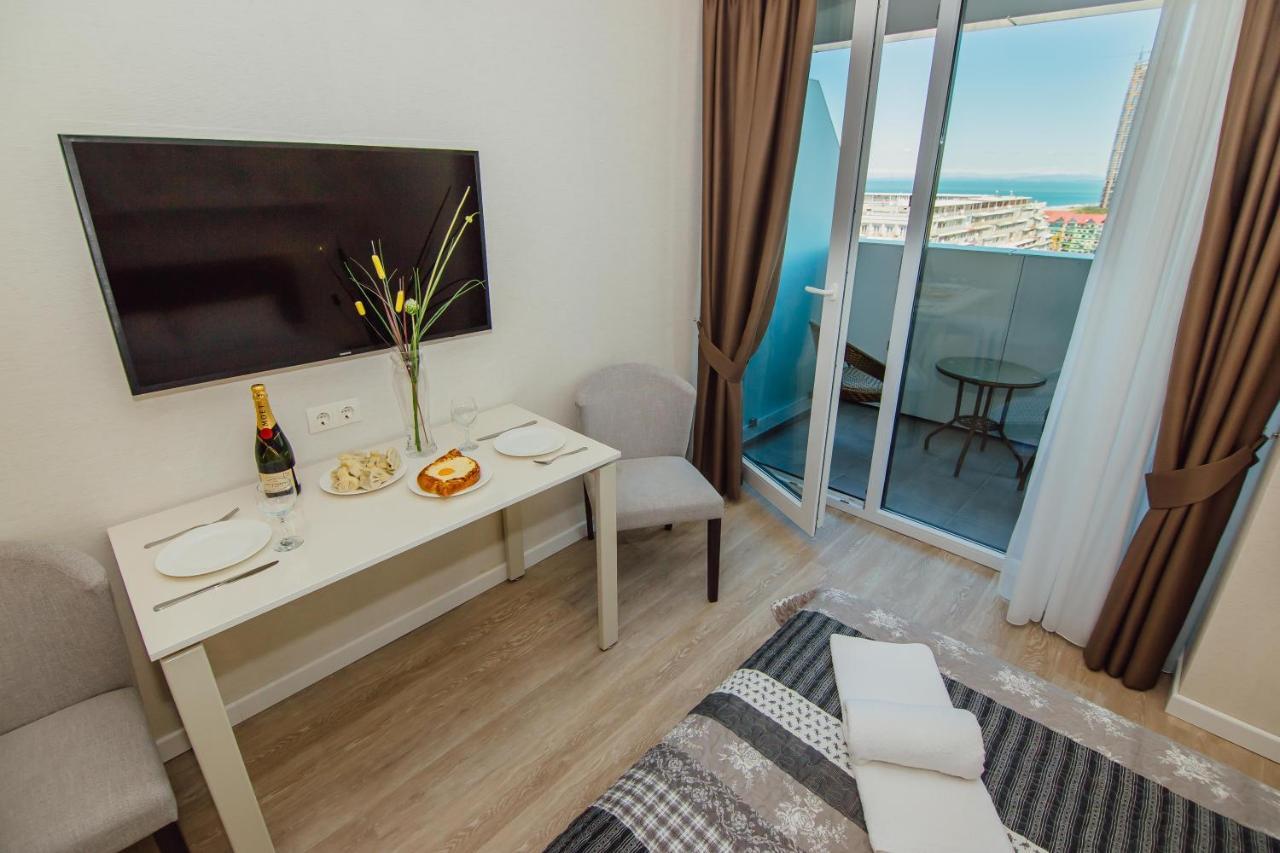 Your Sunshine Apartments バトゥーミ エクステリア 写真