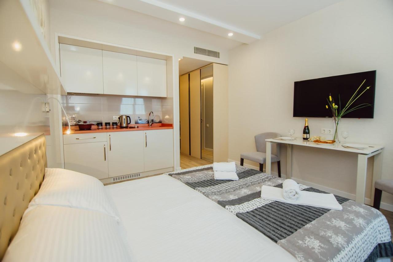 Your Sunshine Apartments バトゥーミ エクステリア 写真